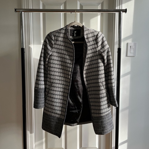 Patterned Coat - Picture 1 of 4